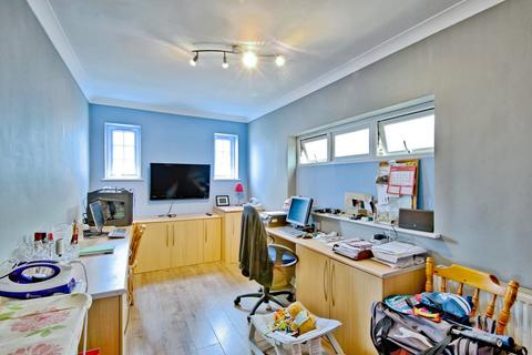 West Wick Bungalow Marshes, Burnham-on-crouch, CM0 8NE