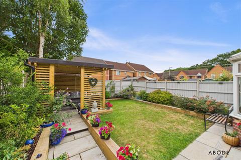 undefined, Pine Close, Burton-on-Trent DE14