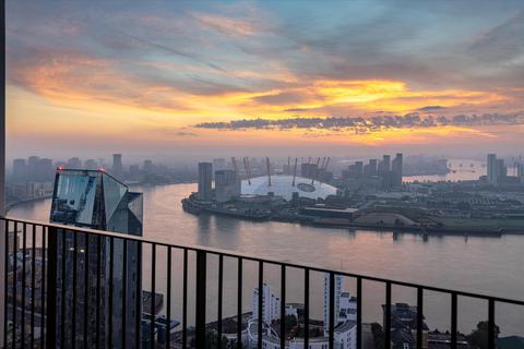 3 bedroom flat for sale, One Thames Quay, Marsh Wall, London, E14