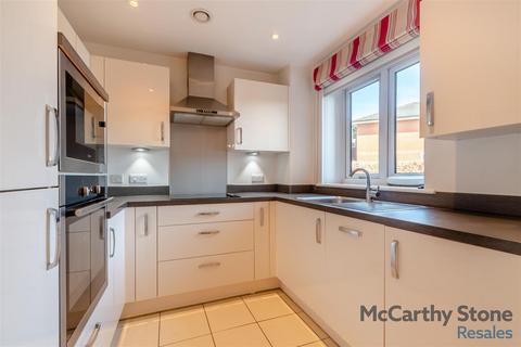2 bedroom apartment for sale, Moorfield Road, Denham, UB9 5BY