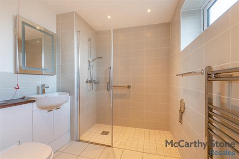2 bedroom apartment for sale, Moorfield Road, Denham, UB9 5BY