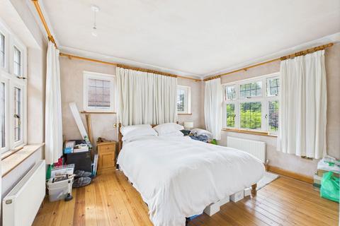 3 bedroom detached house for sale, Parsonage Road, Horsham RH12
