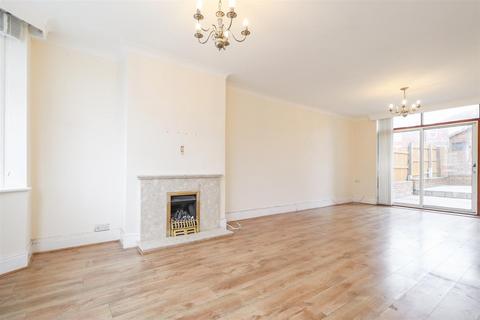 3 bedroom terraced house to rent, Queen Isabels Avenue, Coventry CV3