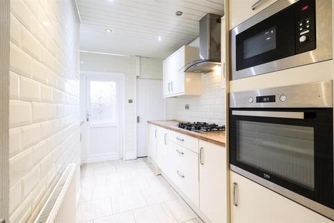 3 bedroom terraced house to rent, Queen Isabels Avenue, Coventry CV3