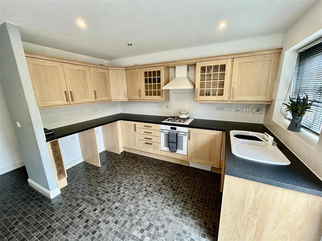 Kitchen1.JPG
