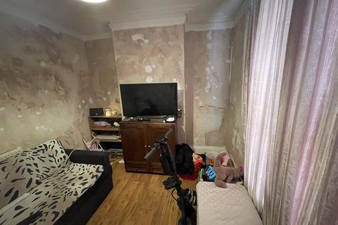 2 bedroom terraced house for sale, 11 Lancaster Square, Great Yarmouth, Norfolk NR30 2JZ