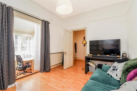 undefined, Kings Road, Horsham