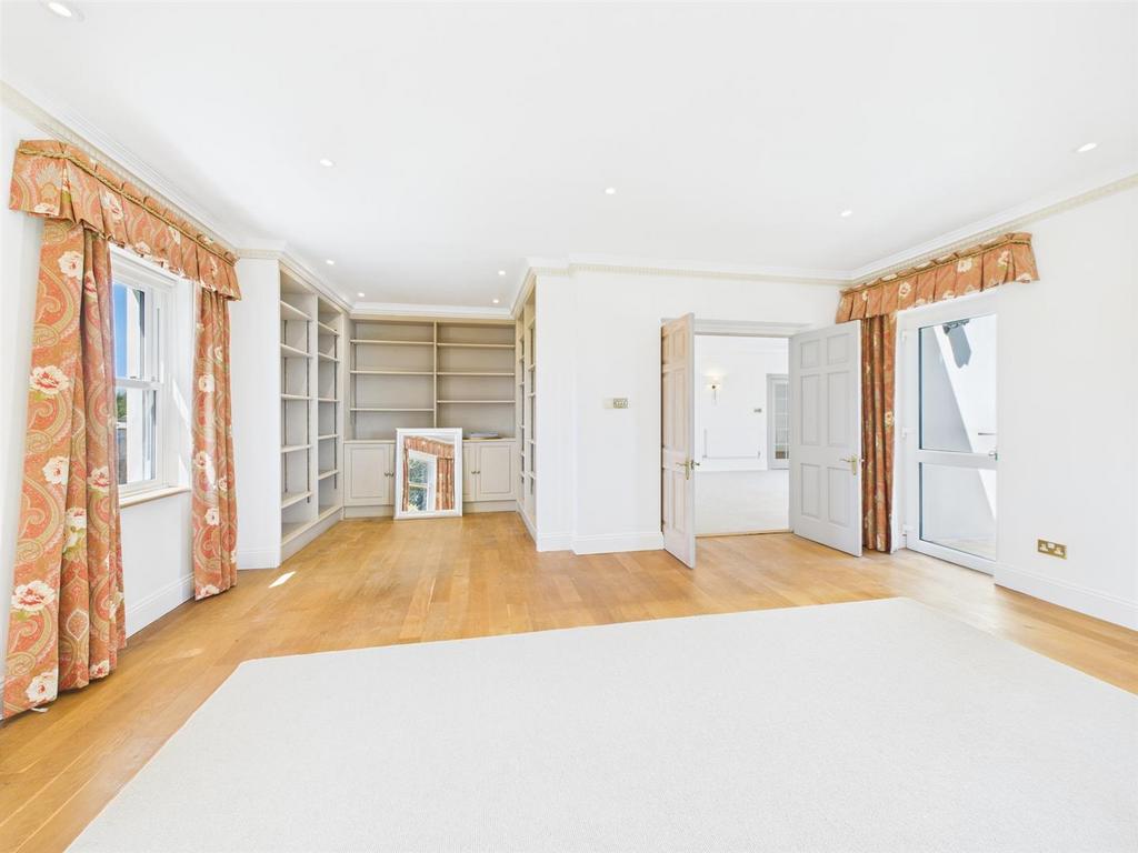 CAM04392 G0-PR0111-STILL005.jpg