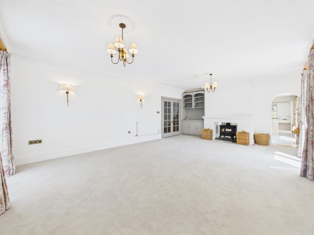 CAM04392 G0-PR0111-STILL004.jpg