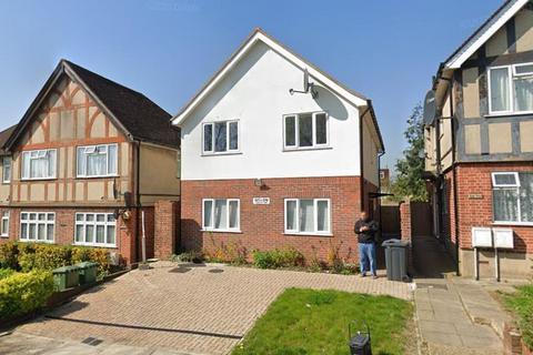 2 bedroom flat to rent, Honeypot Lane, Stanmore