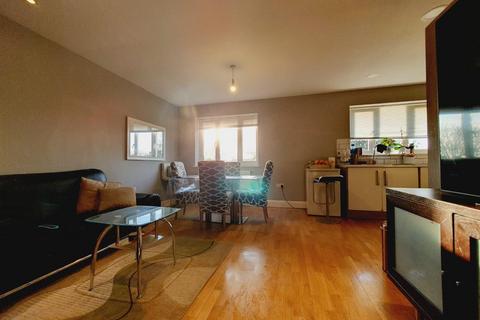 2 bedroom flat to rent, Honeypot Lane, Stanmore