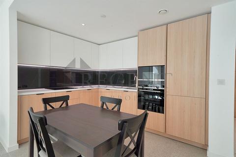 2 bedroom apartment to rent, Bouchon Point, Cendal Crescent, E1