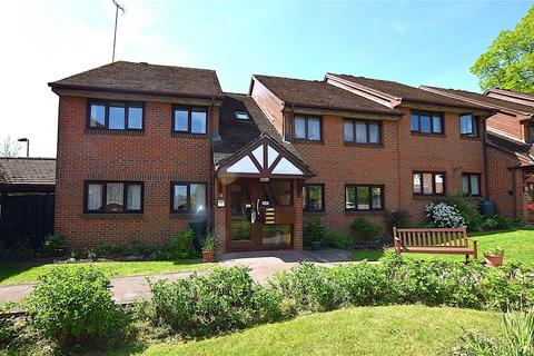 2 bedroom retirement property for sale, Adams Way, Alton, Hampshire, GU34