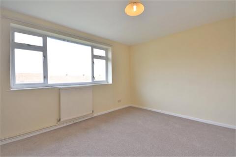 57 Middlefield, Farnham, GU9 8QA