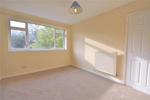 57 Middlefield, Farnham, GU9 8QA