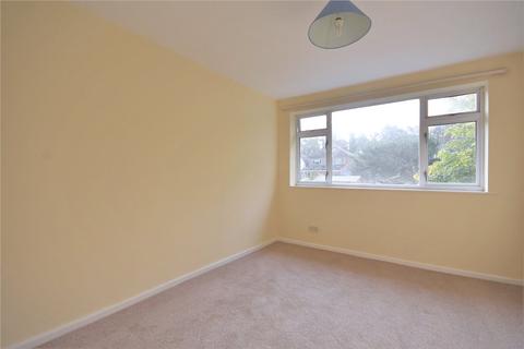 57 Middlefield, Farnham, GU9 8QA