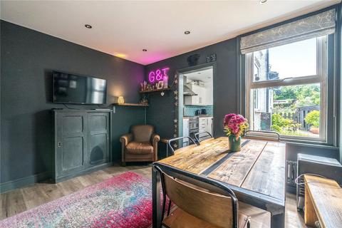 10 Binscombe Lane, Godalming, GU7 3PN