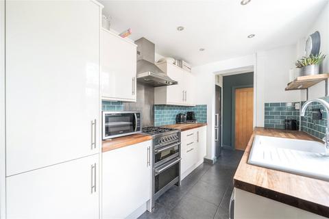 10 Binscombe Lane, Godalming, GU7 3PN