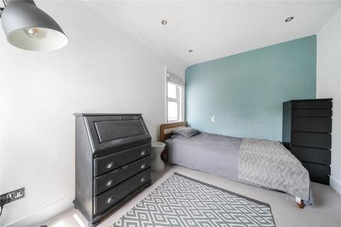 10 Binscombe Lane, Godalming, GU7 3PN
