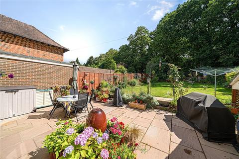 28 Tyndalls, Hindhead, GU26 6AP