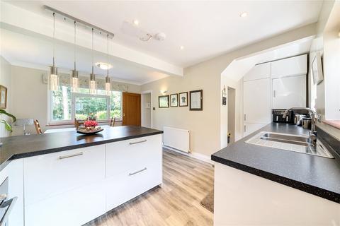 28 Tyndalls, Hindhead, GU26 6AP