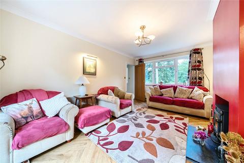 28 Tyndalls, Hindhead, GU26 6AP
