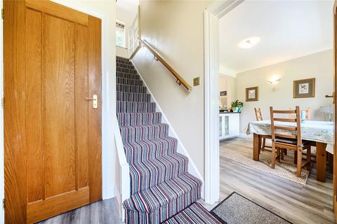 28 Tyndalls, Hindhead, GU26 6AP