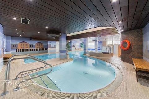3 bedroom flat for sale, The Highway, LONDON