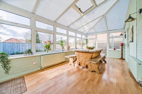 25, Glen Court Glen Close, Hindhead, GU26 6QT