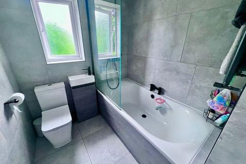 9 Bishop Gardens, Sheffield, S13 7EX