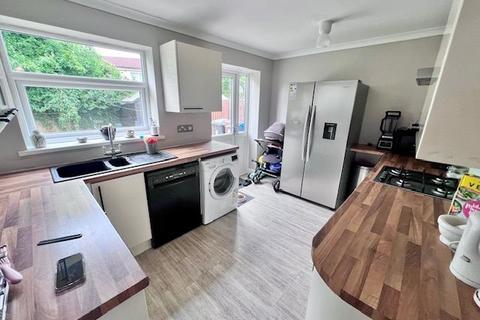 9 Bishop Gardens, Sheffield, S13 7EX
