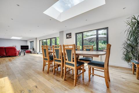 90 Liphook Road, Lindford, Bordon, GU35 0PG