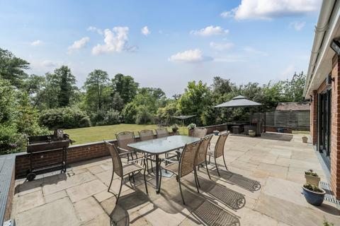 90 Liphook Road, Lindford, Bordon, GU35 0PG