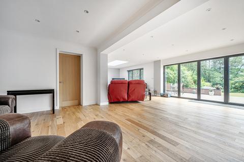 90 Liphook Road, Lindford, Bordon, GU35 0PG