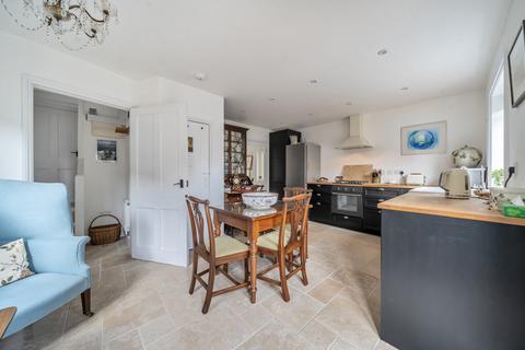 Museum Cottage, 76 High Street, Haslemere, GU27 2LA