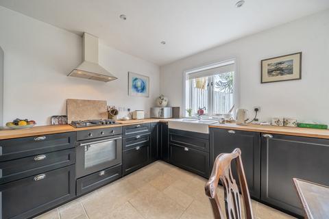 Museum Cottage, 76 High Street, Haslemere, GU27 2LA