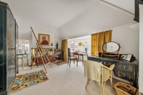 Museum Cottage, 76 High Street, Haslemere, GU27 2LA