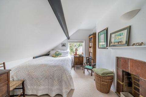 Museum Cottage, 76 High Street, Haslemere, GU27 2LA