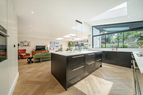 23 Highfield Drive, Bromley, BR2 0RX