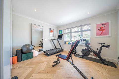23 Highfield Drive, Bromley, BR2 0RX