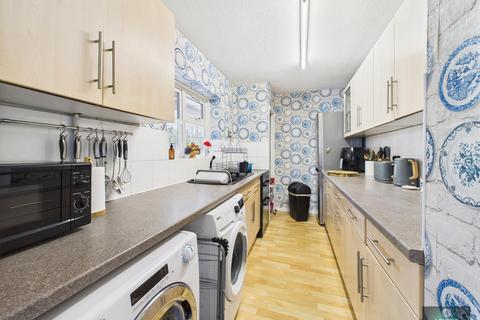 2 bedroom maisonette for sale, Canterbury Road, Crawley RH10