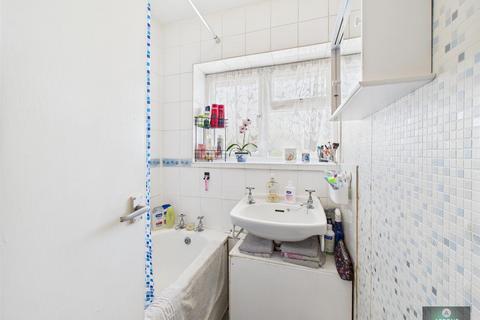 2 bedroom maisonette for sale, Canterbury Road, Crawley RH10