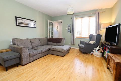 2 bedroom terraced house to rent, Heather Gardens, Bedford