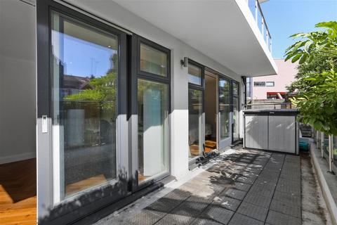 2 bedroom flat for sale, Caledonian Road, London
