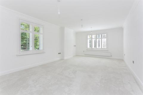 undefined, Ascot Corner, Ascot