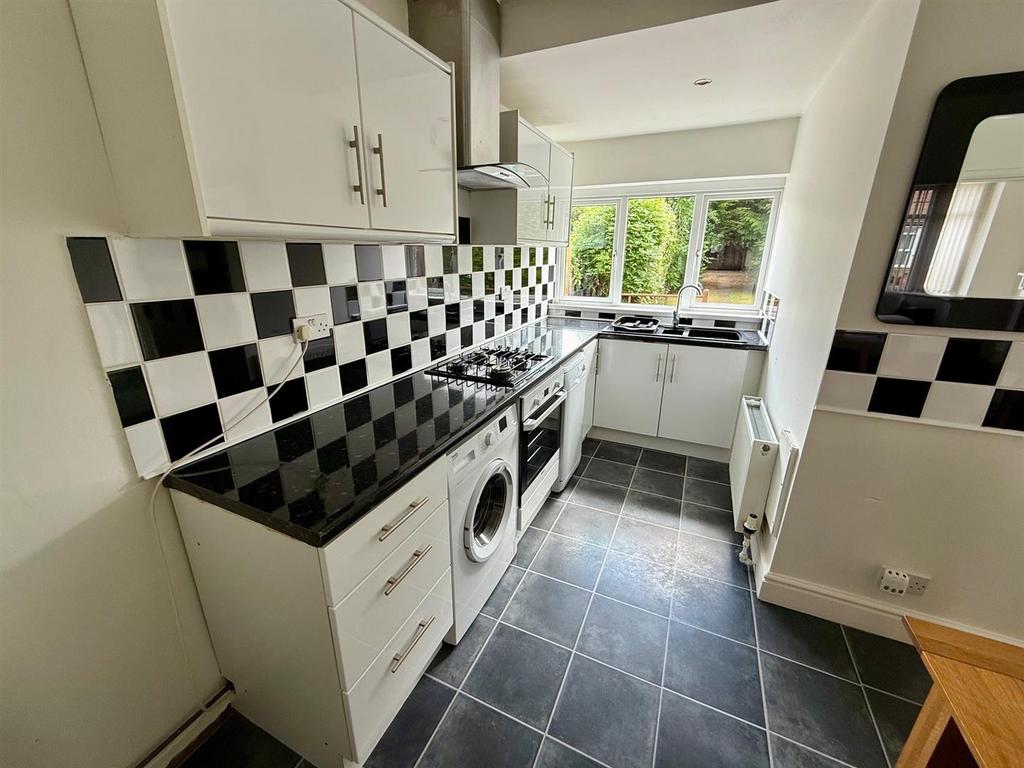 CR52 Kitchen.jpg