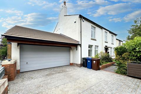 4 bedroom semi-detached house for sale, Simister Lane, Prestwich, M25