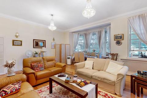 3 bedroom flat for sale, Hanover Gate Mansions, Park Road, London, NW1