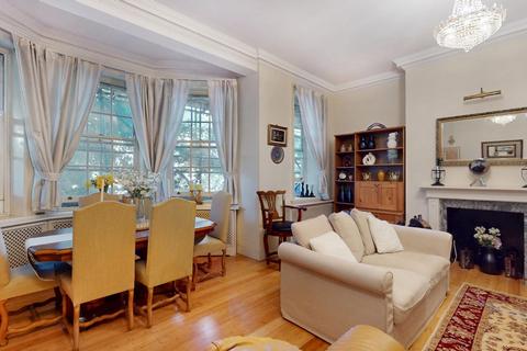 3 bedroom flat for sale, Hanover Gate Mansions, Park Road, London, NW1
