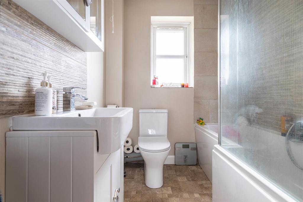 BATHROOM .jpg